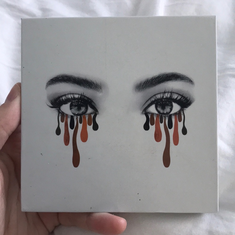 Kylie Cosmetics the bronze eyeshadow palette